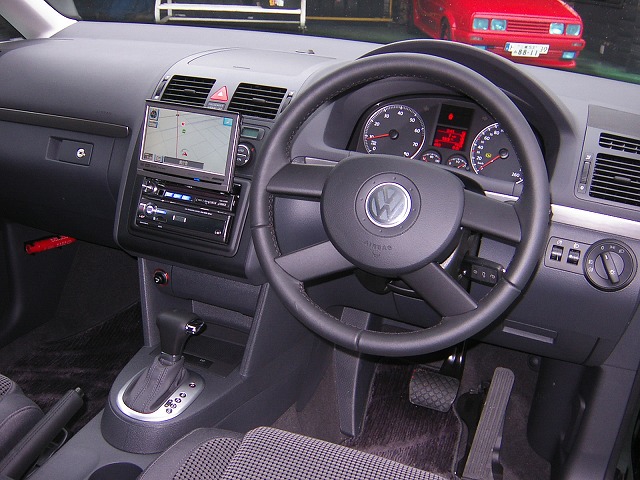 VOLKSWAGEN  Touran