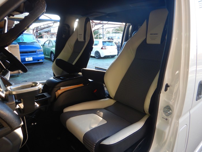 TOYOTA ハイエース