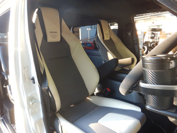 TOYOTA ハイエース