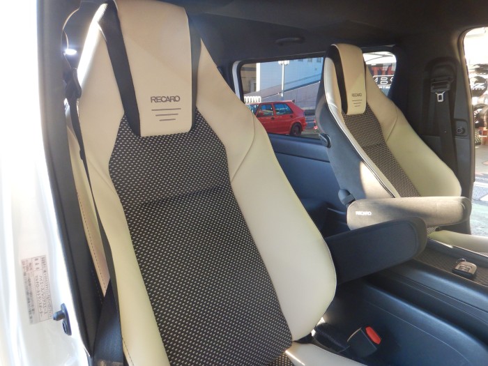 TOYOTA ハイエース